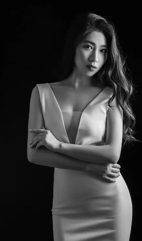 资深化妆师-艾琳